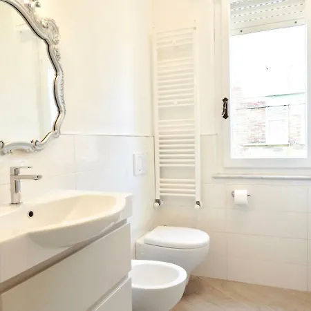 Abate 1st Floor Appartement *