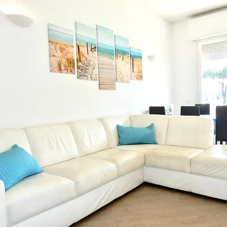 Abate 1st Floor * Lido di Camaiore
